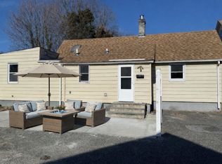 30 Ford St, Glen Cove, NY 11542