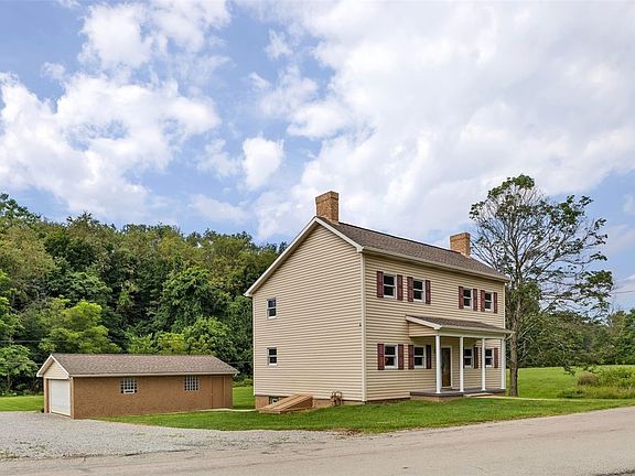 2nd image of 690 Lakeview Dr
