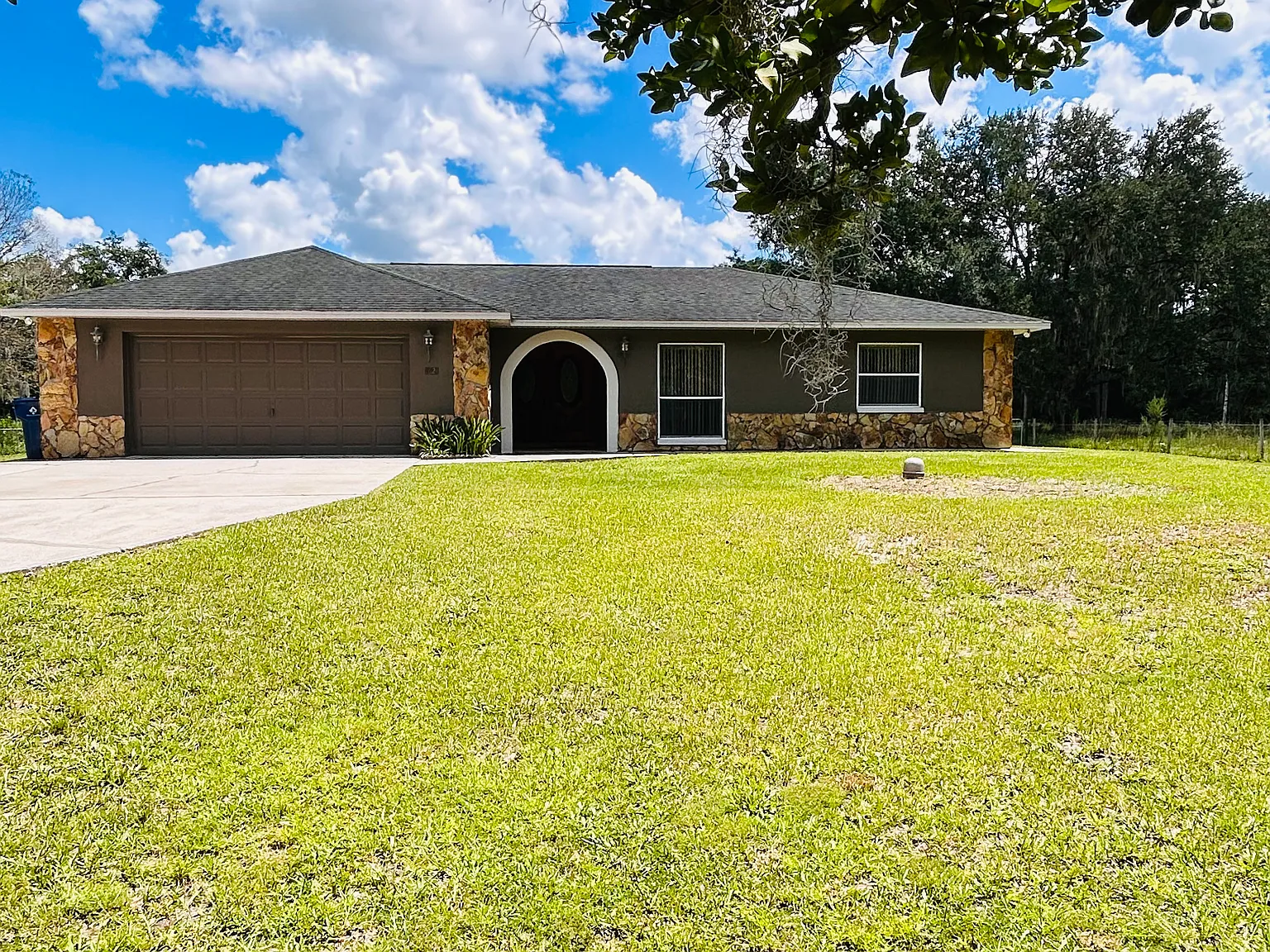 7624 Tallowtree Dr — Photo 2