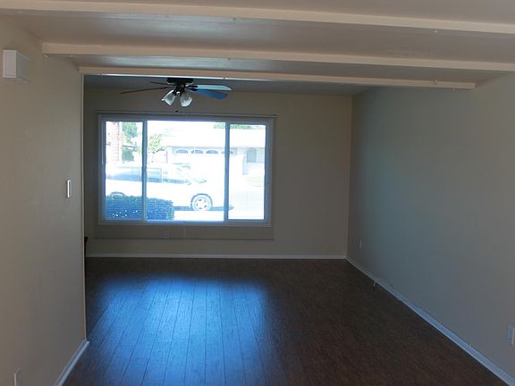 3rd image of 1209 E Fremont Dr