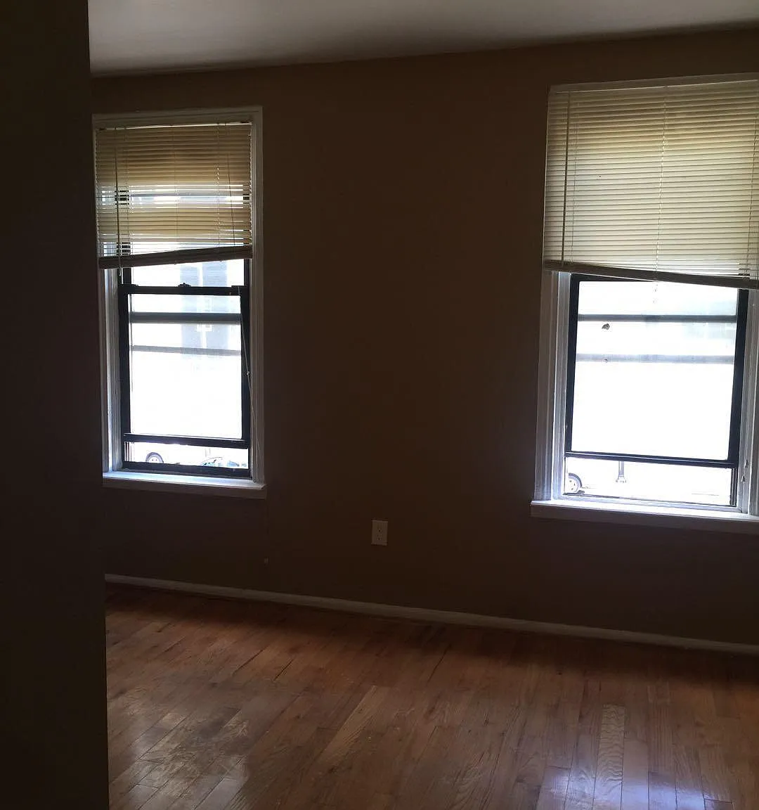 1521 Spring Garden St — Photo 2
