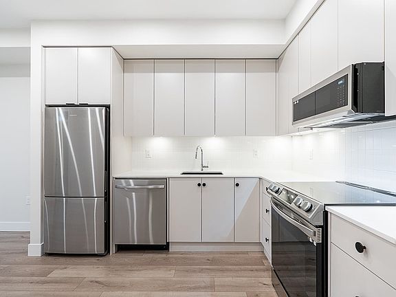 5th image of 45511 Campus Dr #307