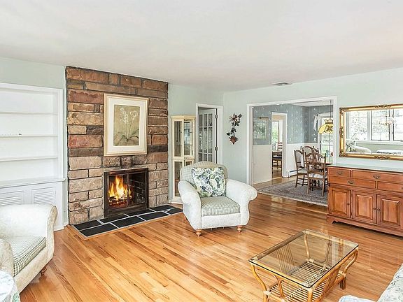 5th image of 58 Peacock Ln
