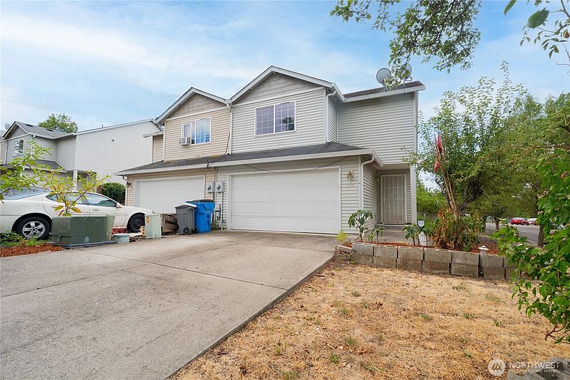 2nd image of 1115 W 33rd Way
