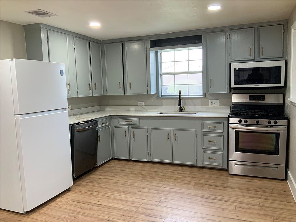 1st image of 2415 Perry St