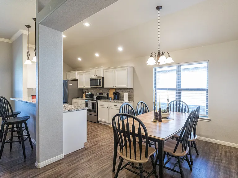 144 Carriage Hills Pkwy — Photo 9