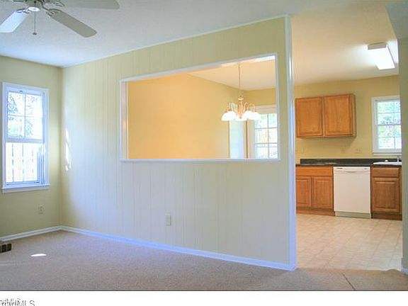 5th image of 104 Old Farm Dr