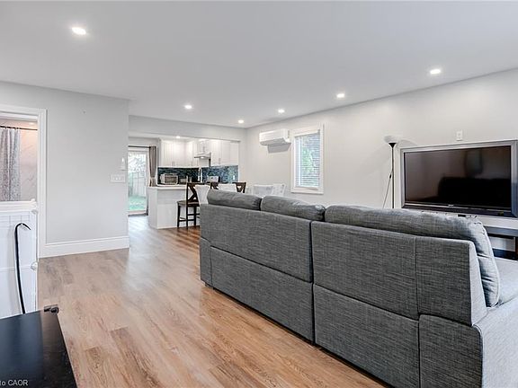 5th image of 8 Mountsberg Rd