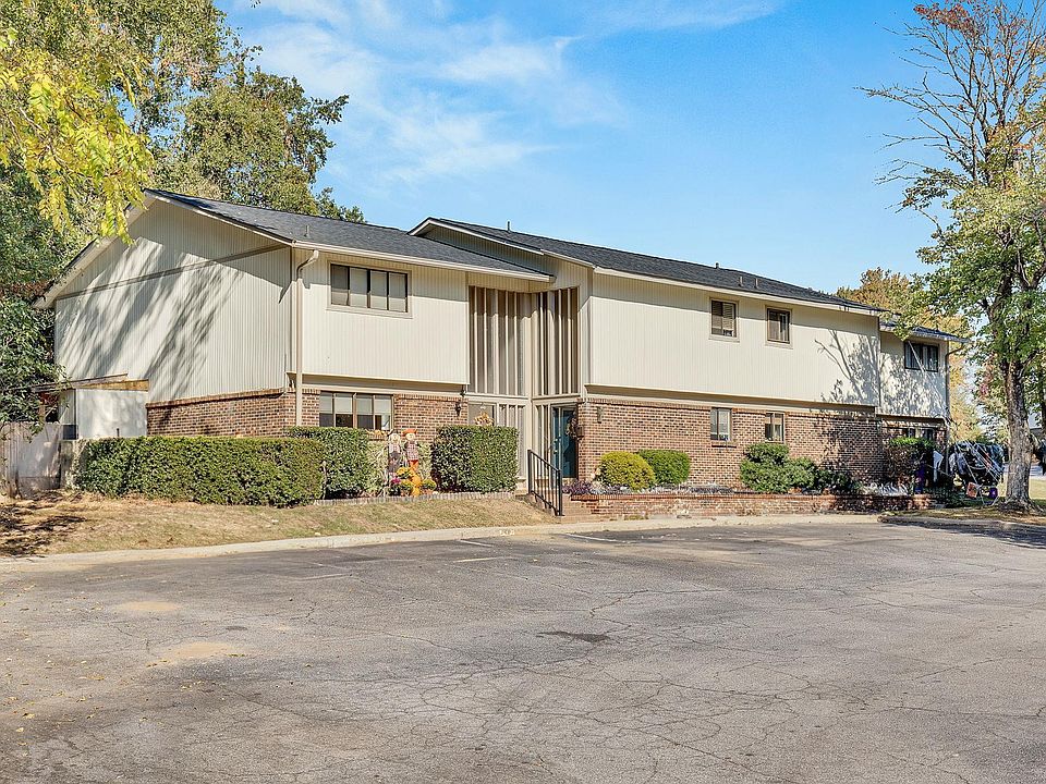 1st image of 46 Briarglen Pl