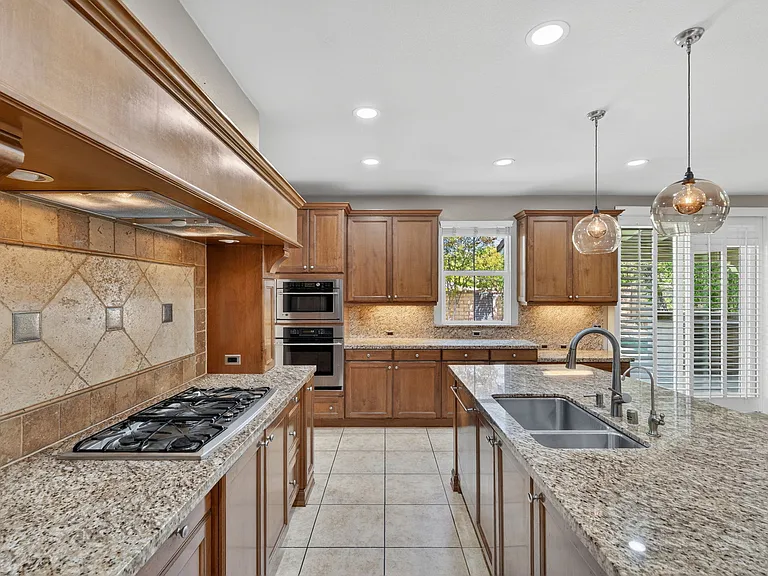 26525 Craftsmen Ct — Photo 14