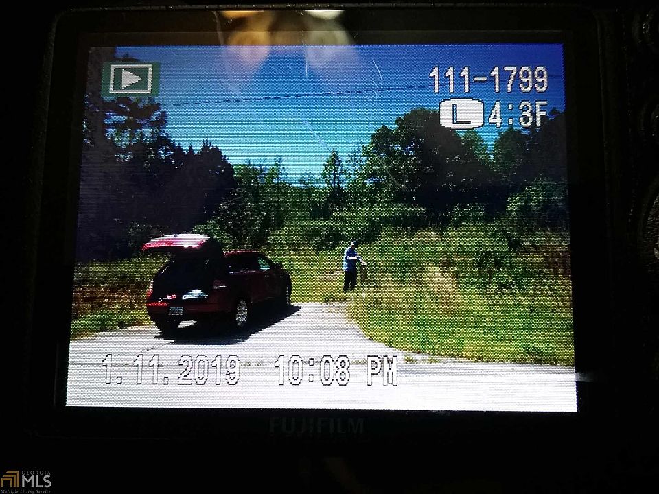 2nd image of 1981 Barnes Rd