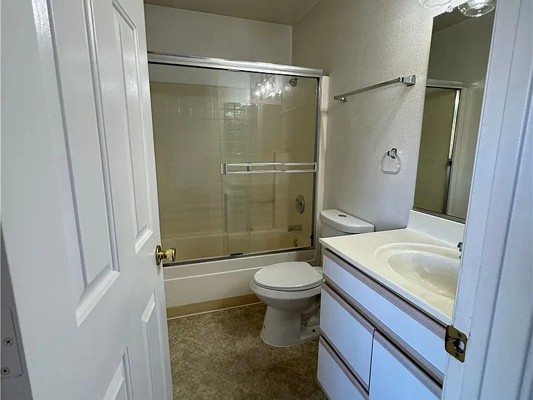 331 Phyllis Dr #2 — Photo 15