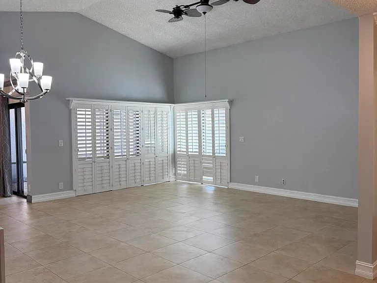 21583 Villa Nova Dr — Photo 4
