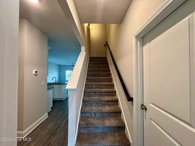 1101 Clareton Dr — Photo 15