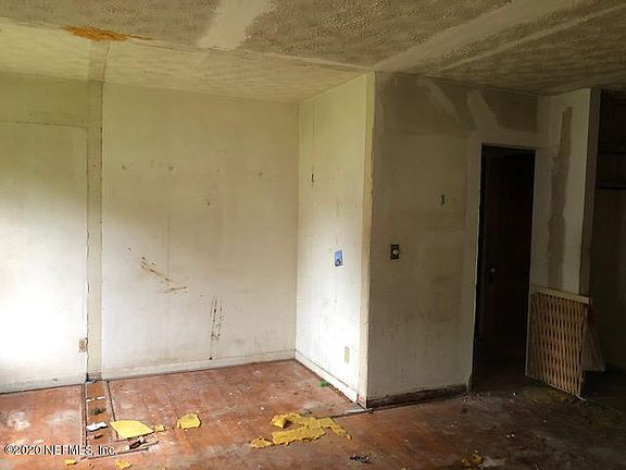 3rd image of 3527 Acacia St