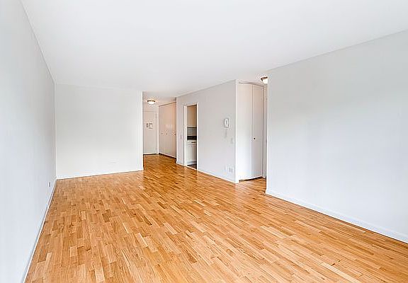 5th image of 375 S End Ave APT 4R