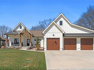 4836 NE Jamestown Dr, Lees Summit, MO 64064