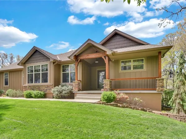 18424 S Hickory Grove Rd, Pleasant Hill, MO 64080