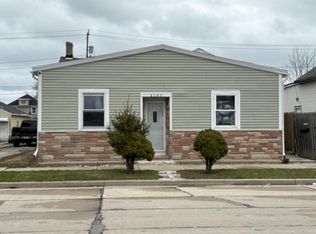 2143 Clark St, Racine, WI 53403