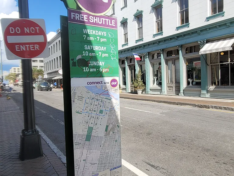 Free buses: 2 routes can take you thru out downtown & to Eastern Warf.