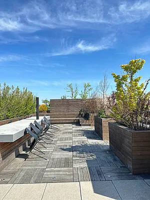 Rented by Artur Gutman, LREB | media 17