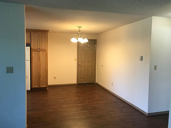 5th image of 129-31 NE Kingwood Dr #131