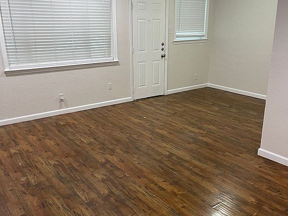 5th image of 4950 Live Oak St APT 204
