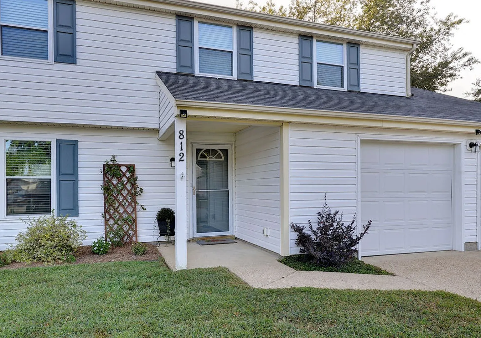 Updated Two Story Home With Large Fenced Backyard. — Photo 4