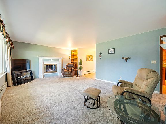 3rd image of 133 Villa Dr