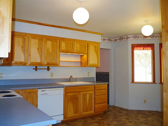 4th image of 2600 Eastman Ln