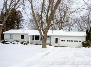 2351 Fonger Ave NE, Rockford, MI 49341