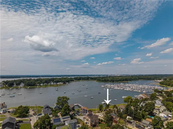 20 Edwin St, Barrington, RI 02806