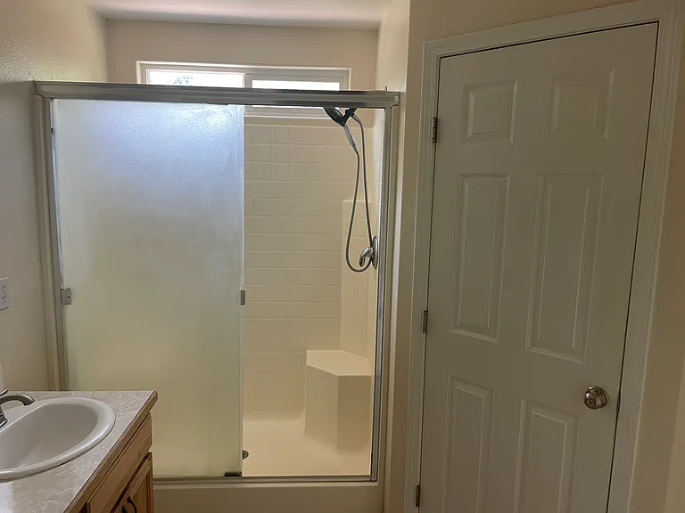 170 E Carver Dr — Photo 9