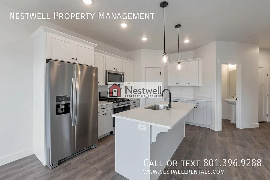 Beautiful Townhome in Saratoga Springs — Photo 3
