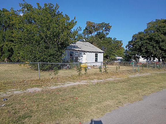 4th image of 221 S Central Ave