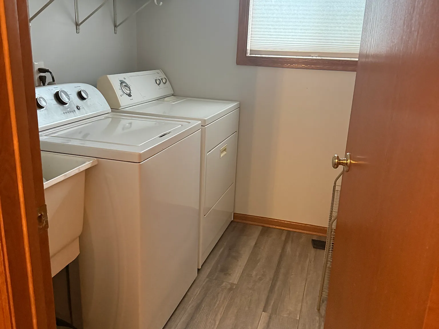 3 bed, 2169 sqft, $3,700 — Photo 3