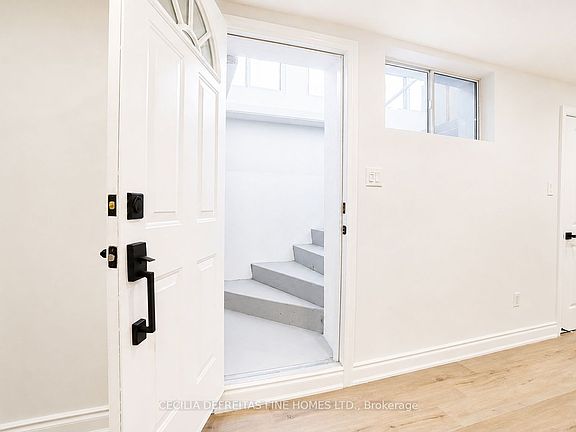 3rd image of 24 Francis St #Basement