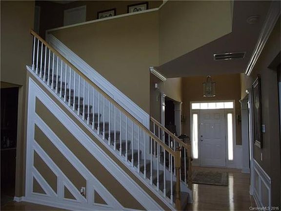 2nd image of 1919 Arbor Vista Dr