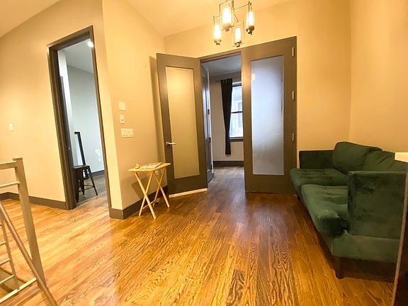 5th image of 200 Scholes St #B11