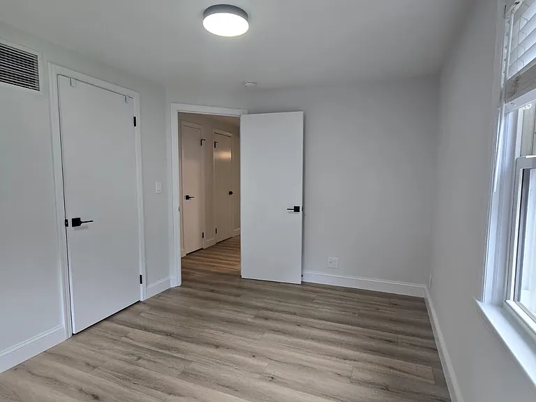 613 Willow Ave #1 — Photo 4