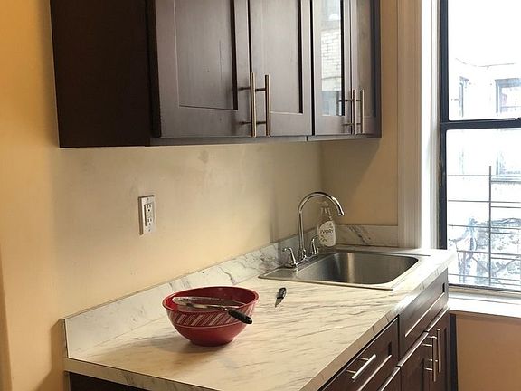 4th image of 445 E 22nd St #1B