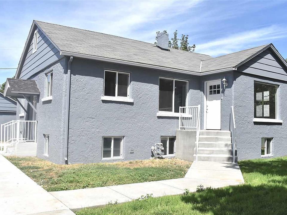 1st image of 1320 SE Broadway Ave
