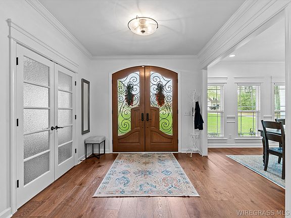 2nd image of 304 Rabbit Run