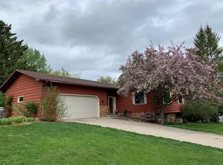 605 E Cherry Ave, Fergus Falls, MN 56537