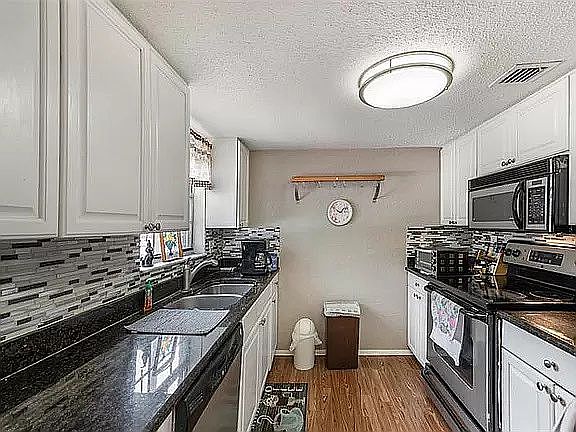 5th image of 200 Country Club Dr APT 1005