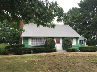 24 Chapin St, Feeding Hills, MA 01030