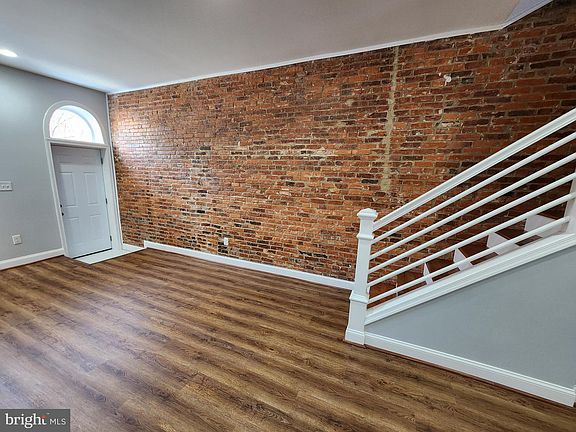4th image of 525 N Lakewood Ave