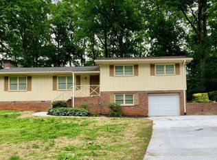 5560 Forest Dr, Acworth, GA 30102