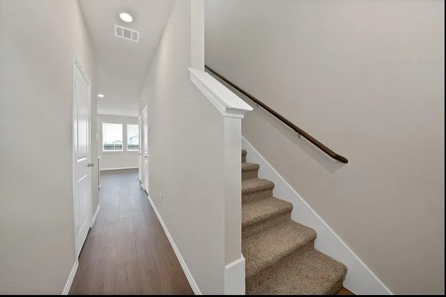2 bed, 2.5 bath, 1130 sqft, $1,600 — Photo 3
