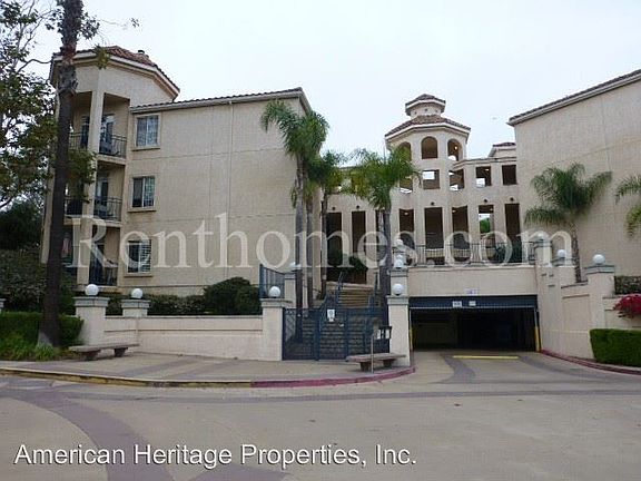 2nd image of 580 Camino De La Reina Unit 126